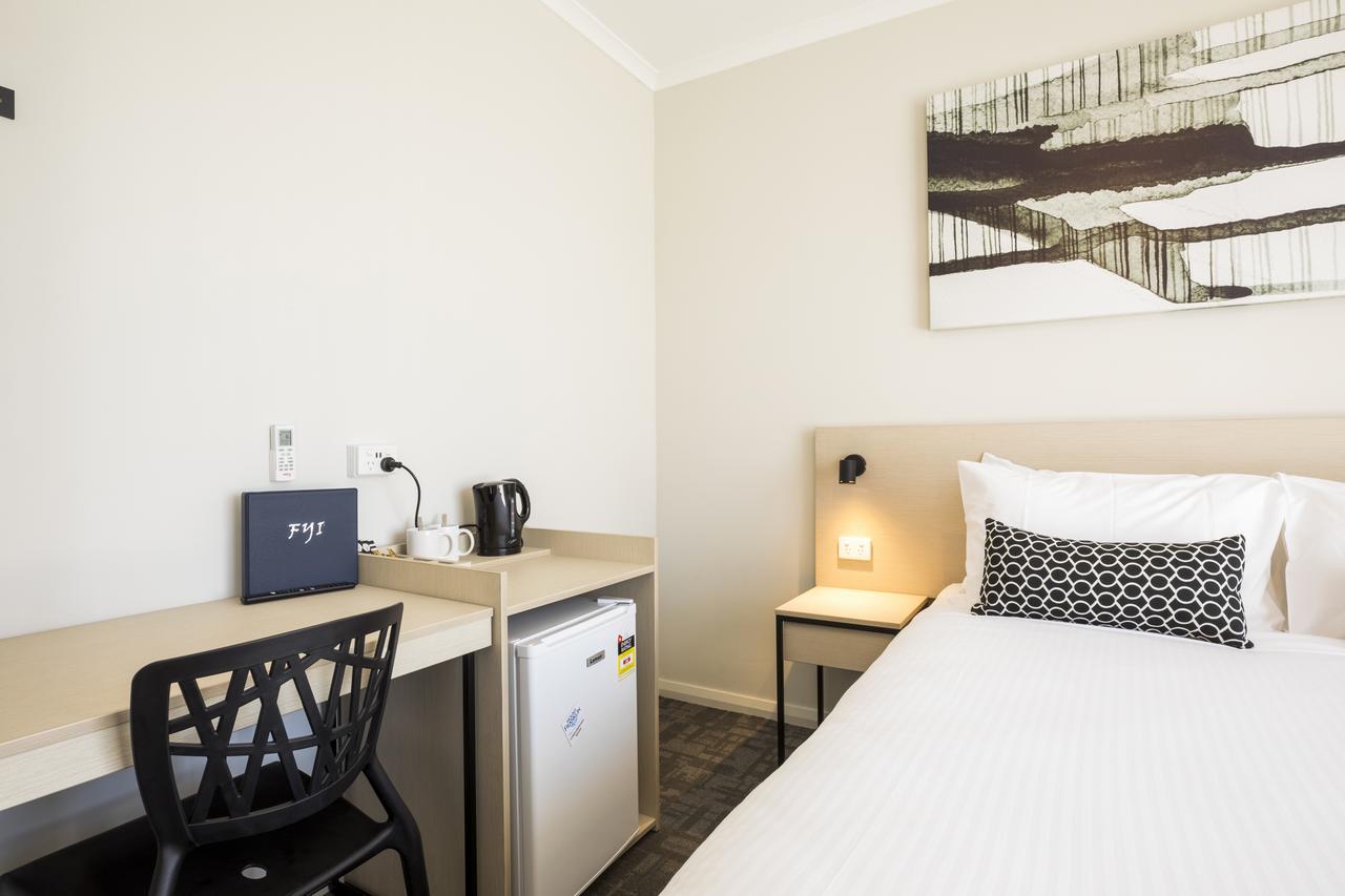 ฟินส์บิวรี โฮเทล Hotel แอดิเลด ภายนอก รูปภาพ