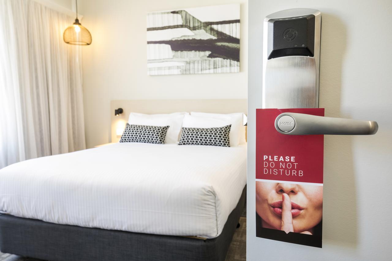 ฟินส์บิวรี โฮเทล Hotel แอดิเลด ภายนอก รูปภาพ