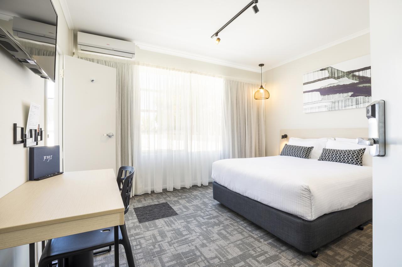ฟินส์บิวรี โฮเทล Hotel แอดิเลด ภายนอก รูปภาพ
